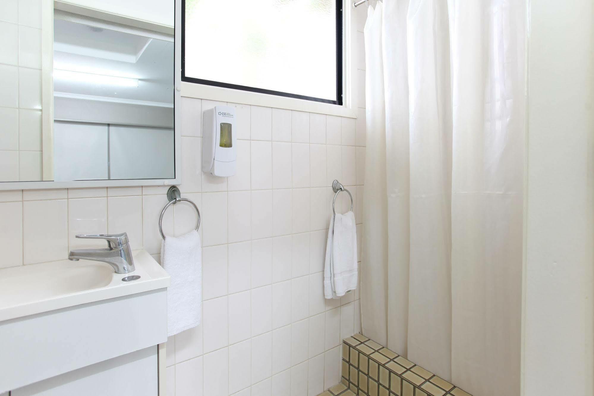 Tandara Hotel Motel Sarina Eksteriør bilde